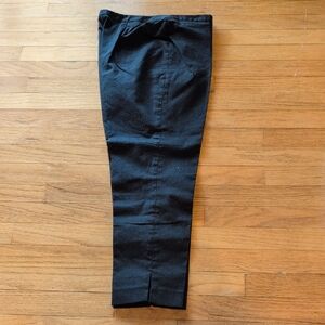 Fashion Bug Classic Black Pants. Waist 15.5"; Rise 9"; Inseam 26";3" Side Slit A